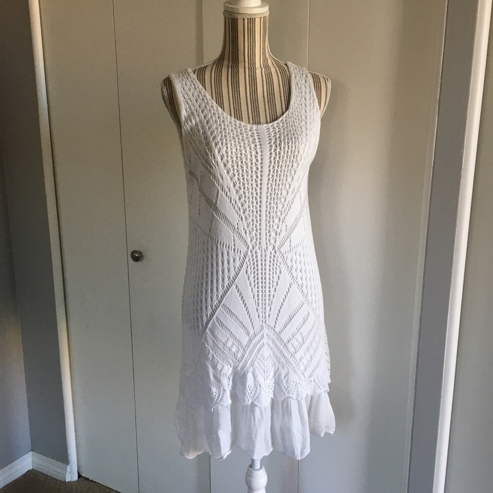 Made In Italy, White lacy sleeveless dress beach coverup